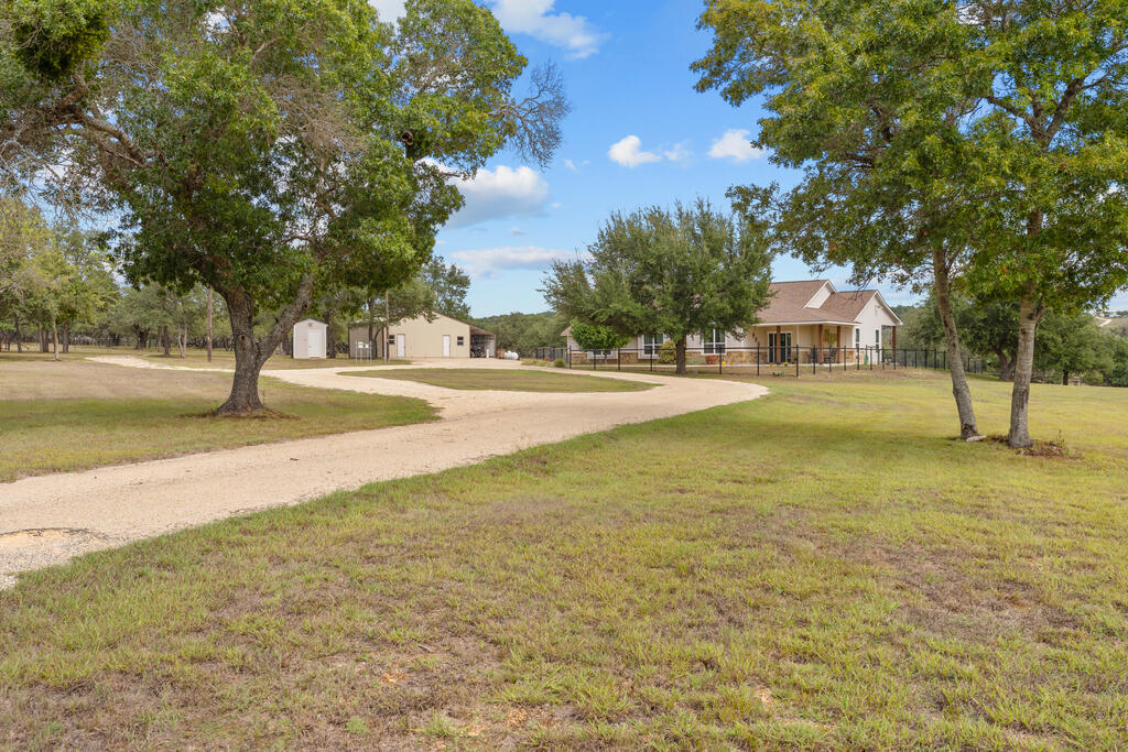2873 Ranch Road Fredericksburg, TX 78624 - Photo 8 of 46 Gallery Image 8