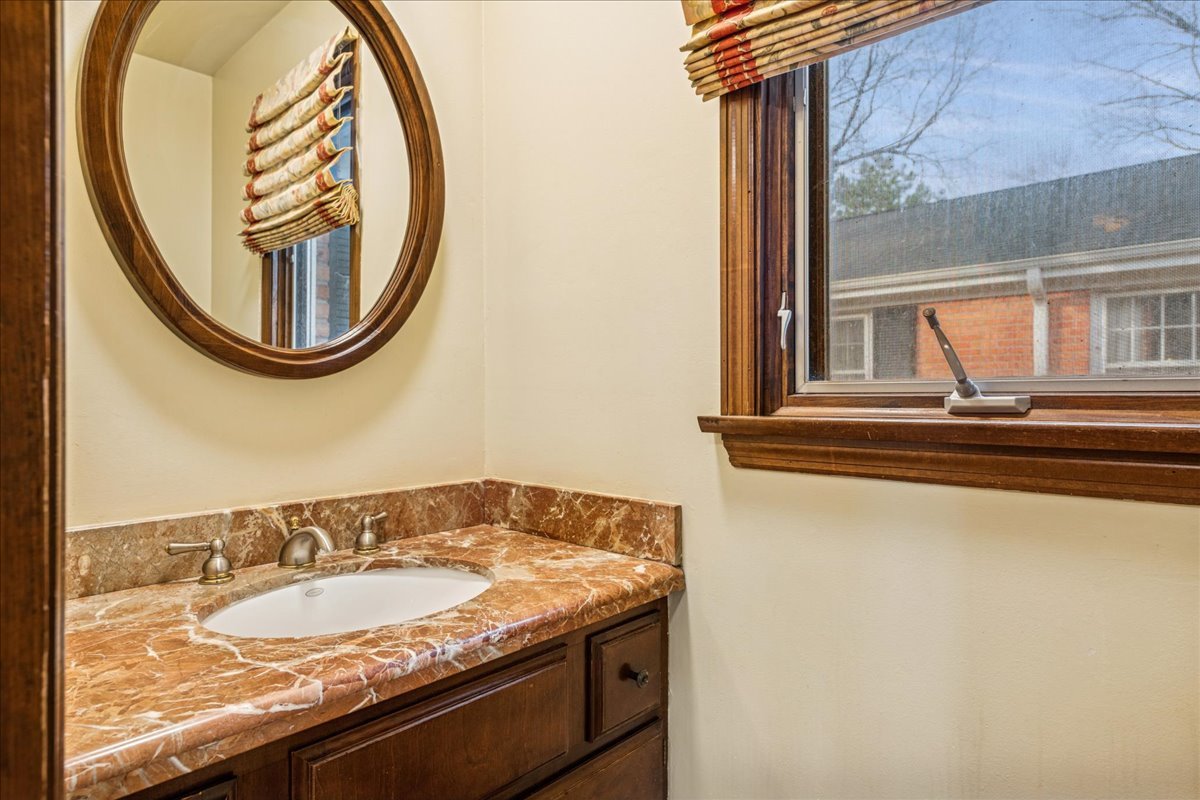 1680 Pheasant Trail Inverness, IL 60067 - Photo 18 of 42 Gallery Image 18