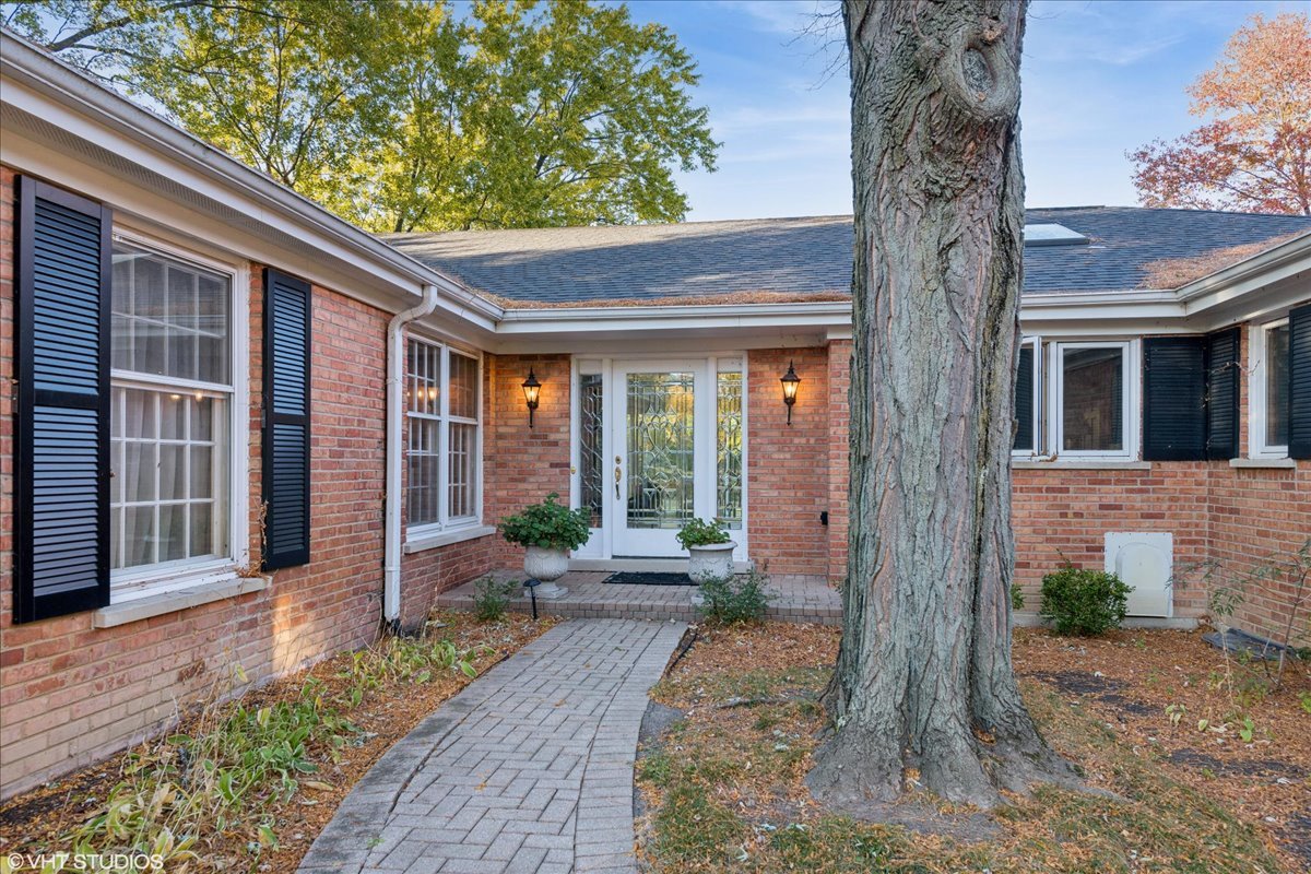 1680 Pheasant Trail Inverness, IL 60067 - Photo 3 of 42 Gallery Image 3