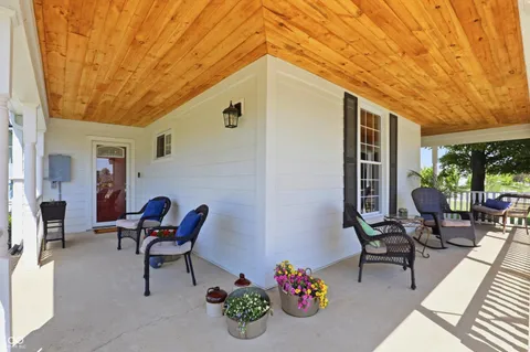 $525,000 | 2720 South 650 East, Whitestown, IN 46075