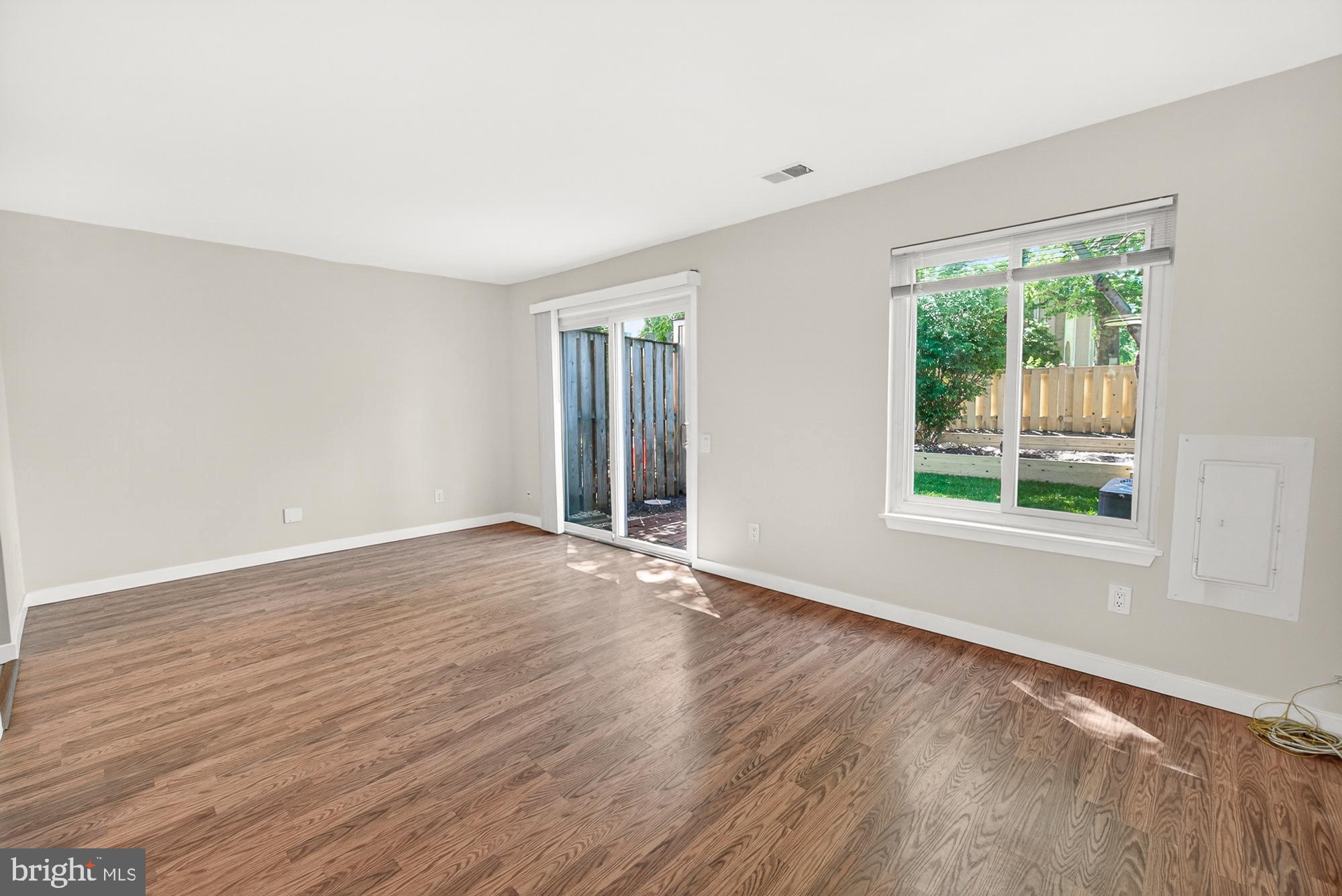 19346 Keymar Way Gaithersburg, MD 20886 - Photo 12 of 41 Lovely living room with walk-out!