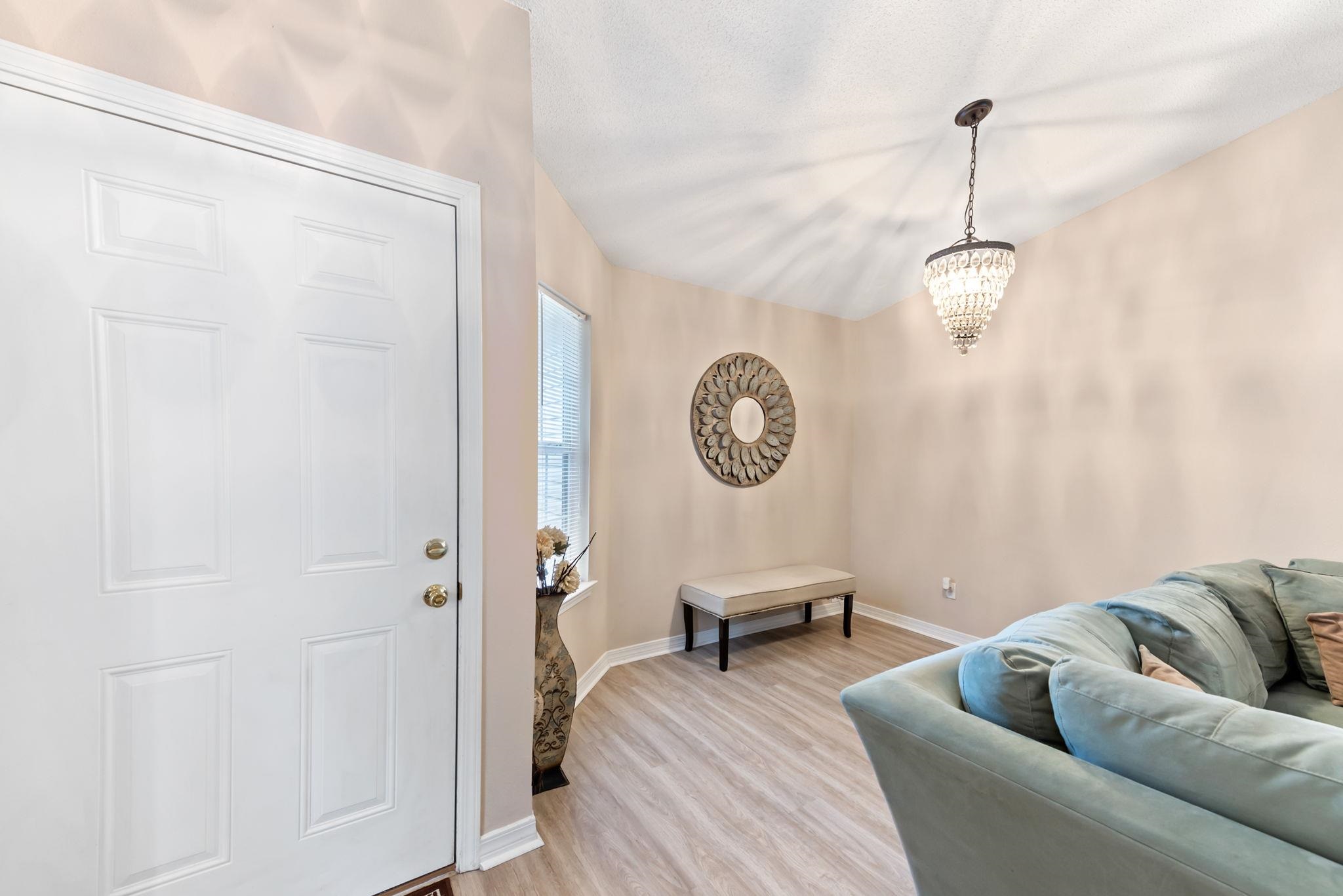 1504 Oakhill Road Gulf Breeze, FL 32563 - Photo 9 of 38 Gallery Image 9