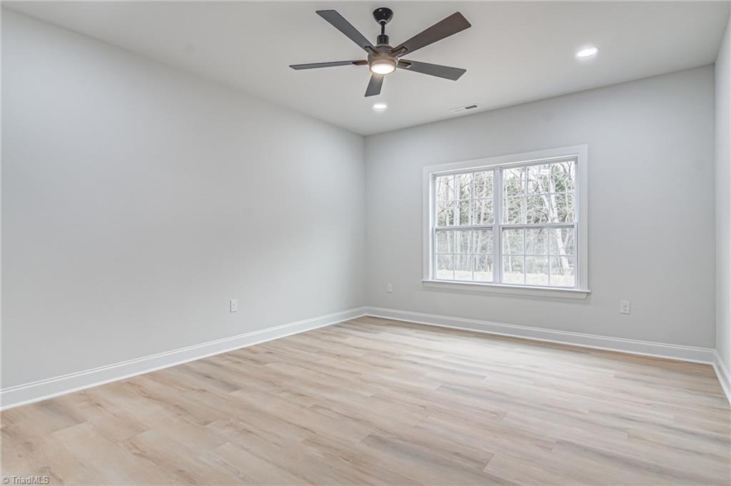 4721 Ridgefall Road Greensboro, NC 27410 - Photo 10 of 28