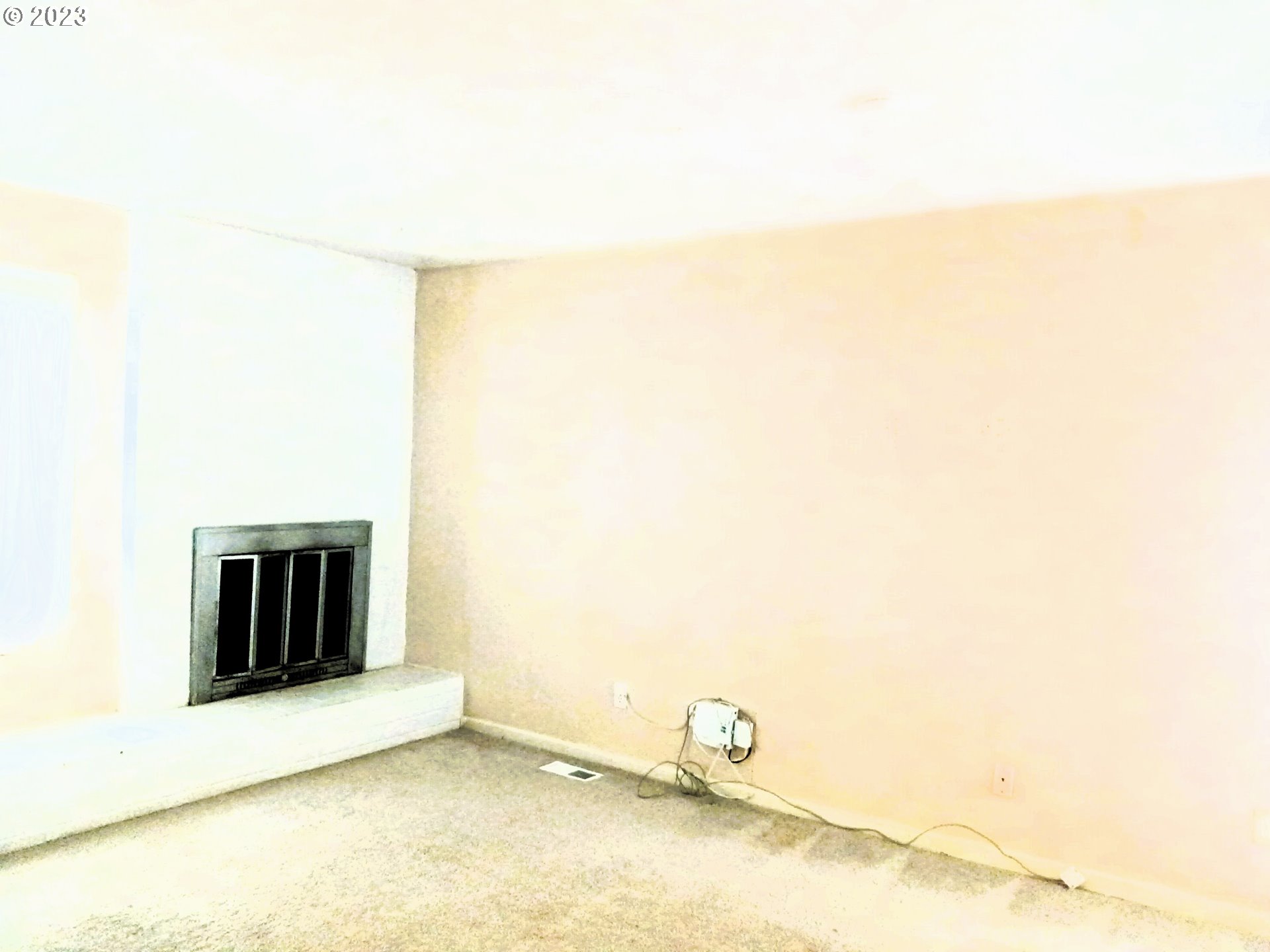12998 Southwest Gentry Lane Beaverton, OR 97005 - Photo 11 of 22 a view of an empty room