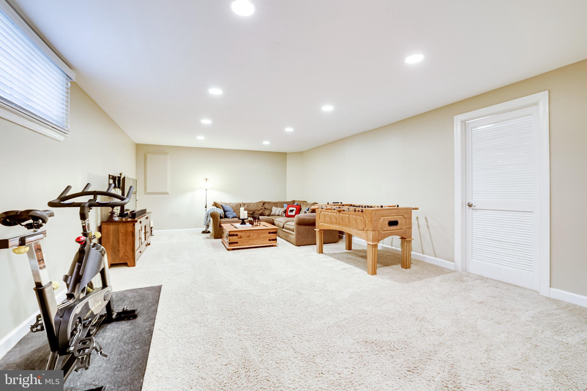 1369 Park Garden Lane Reston, VA 20194 - Photo 26 of 46 LL Family room