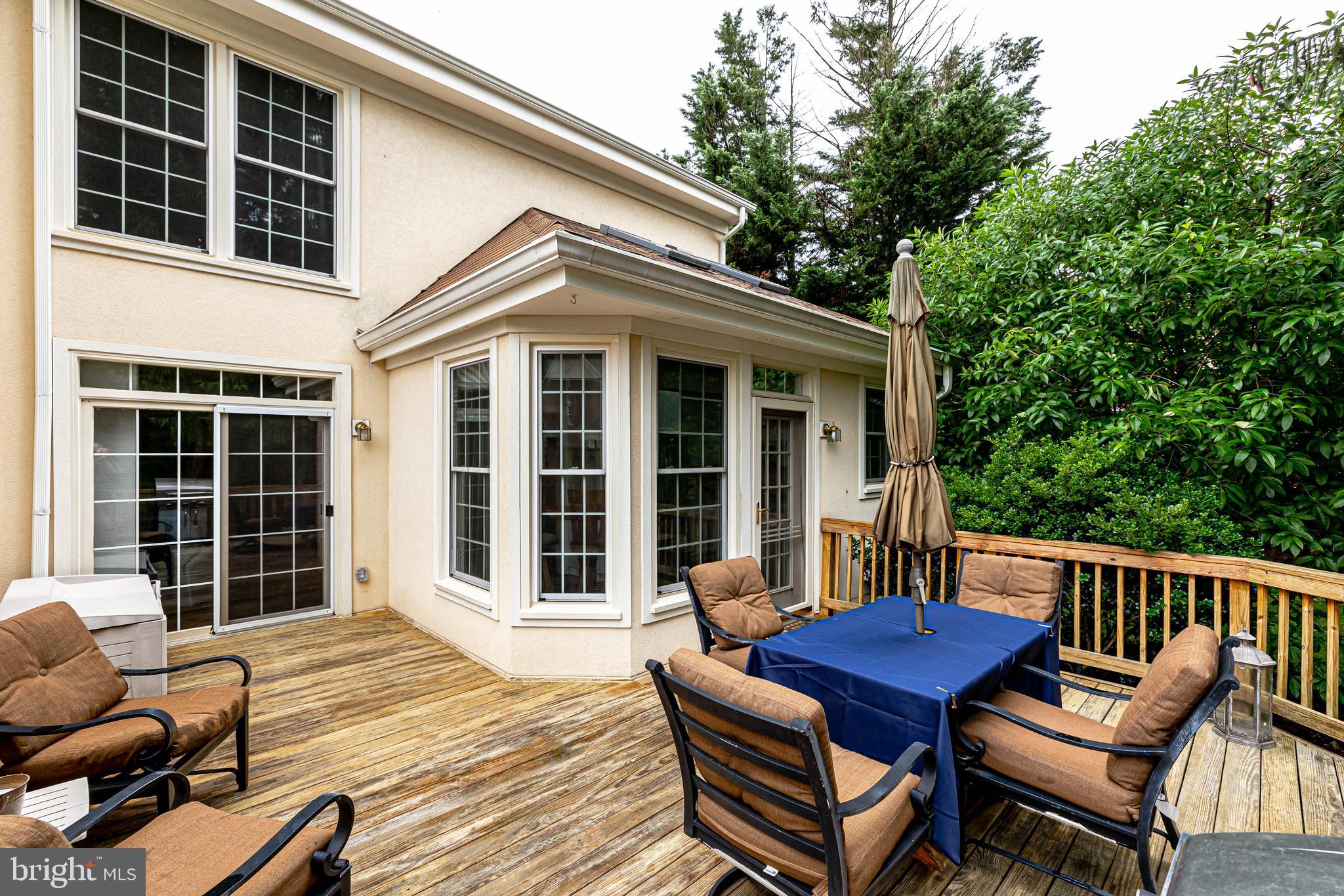 1369 Park Garden Lane Reston, VA 20194 - Photo 33 of 46 Features sitting are and table space