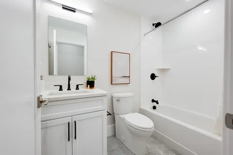 $899,900 | 62 Foundry Street, Unit 202, Wakefield, MA 01880