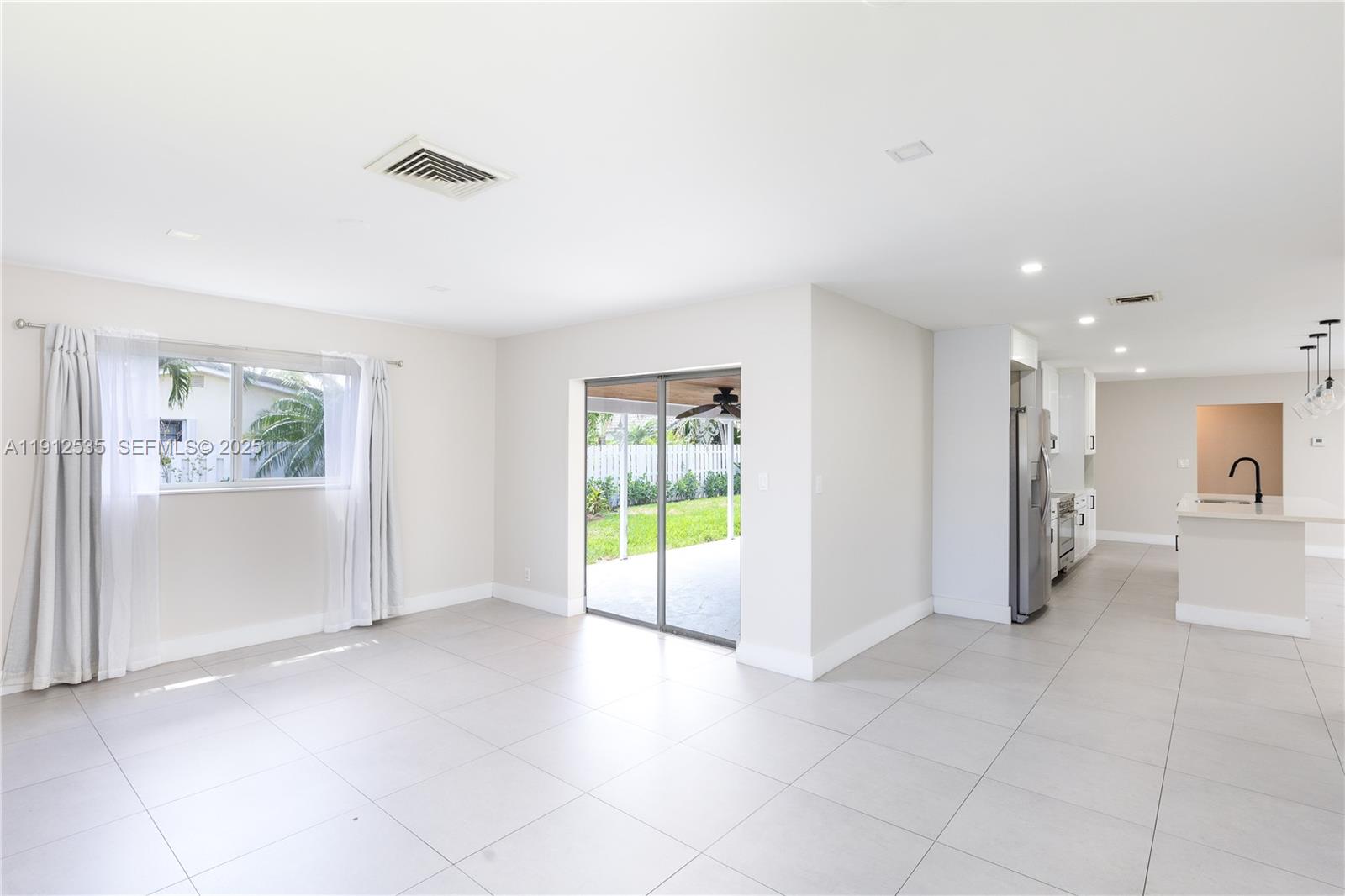 4430 Northeast 28th Terrace Lighthouse Point, FL 33064 - Photo 6 of 24 Gallery Image 6
