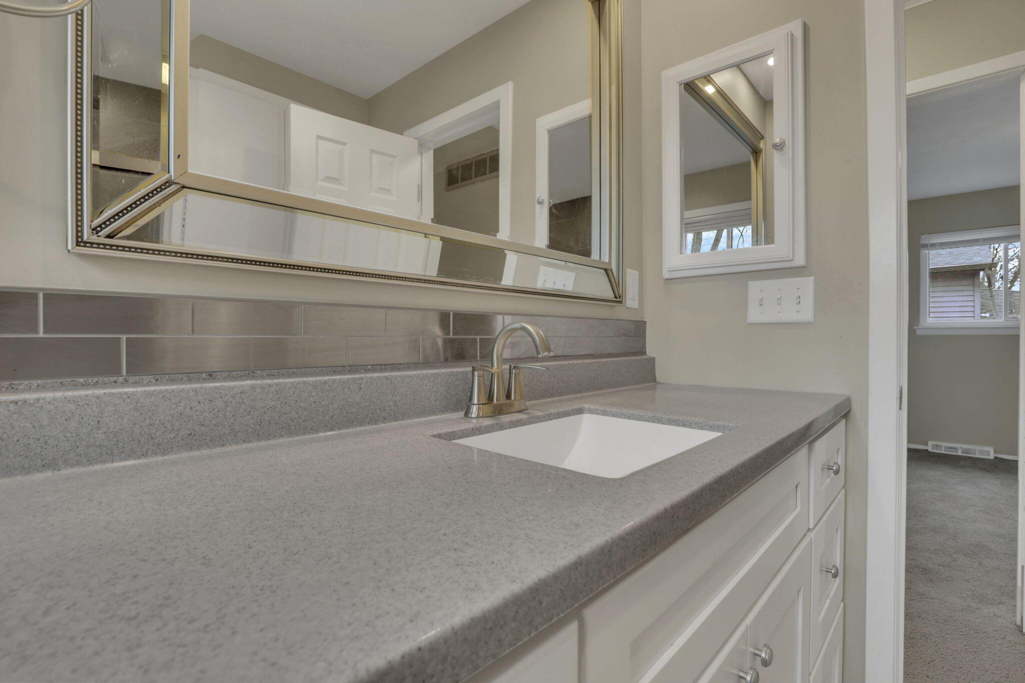 5414 Paladim Road Columbus, OH 43232 - Photo 21 of 51 21-web-or-mls-0N4A5100