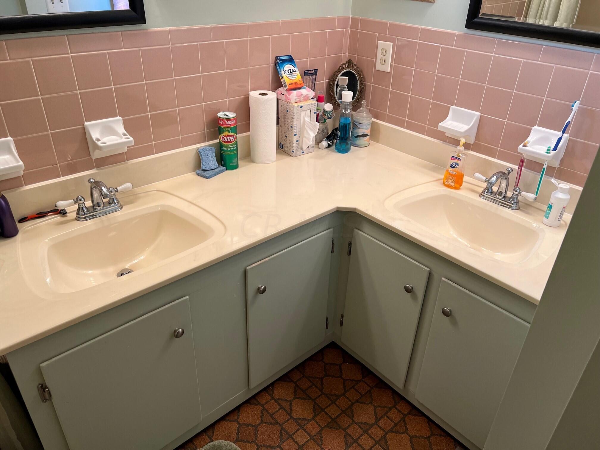 5967 Endicott Road Columbus, OH 43229 - Photo 9 of 20 5967 bath 2