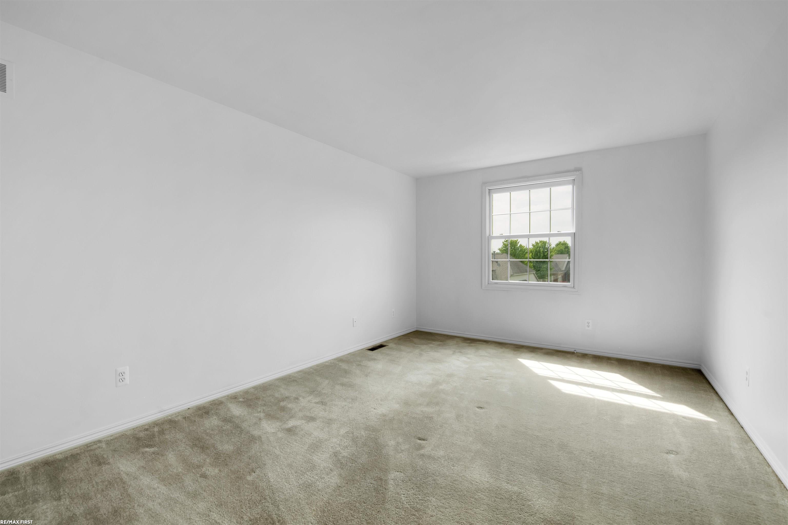 2755 Castlemartin Court Rochester, MI 48306 - Photo 20 of 36 50143270-b609c4f5-ba81-4a99-b45c-07fd534157c0.JPG