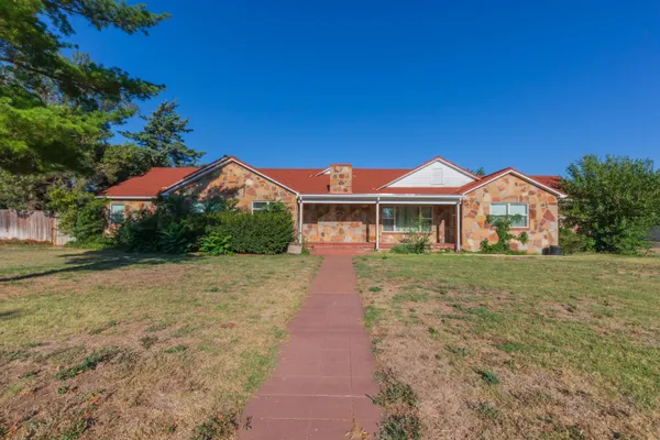 $295,000 | 304 South Endicott Street, Spearman, TX 79081