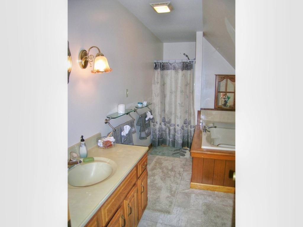218 Brigham Hill Road Colchester, VT 05446 - Photo 16 of 32 Gallery Image 16