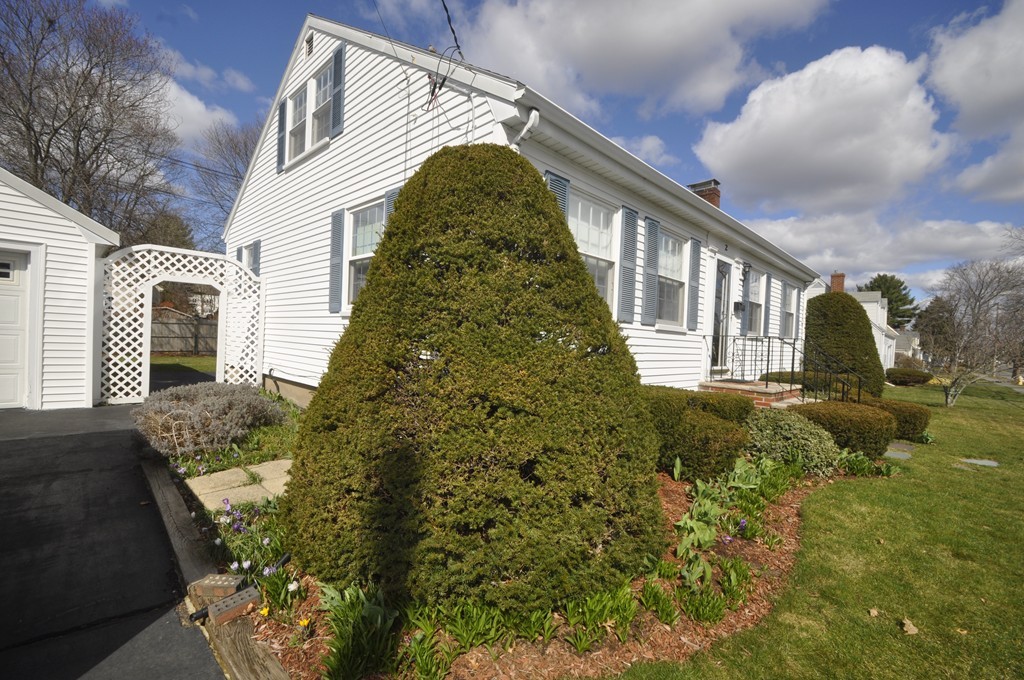2 Cabot Road Danvers, MA 01923 - Photo 8 of 24 Gallery Image 8