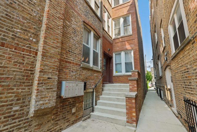 2346 West Augusta Boulevard, Unit 2R Chicago, IL 60622 - Photo 13 of 14