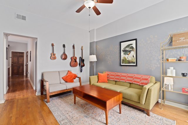 2346 West Augusta Boulevard, Unit 2R Chicago, IL 60622 - Photo 4 of 14