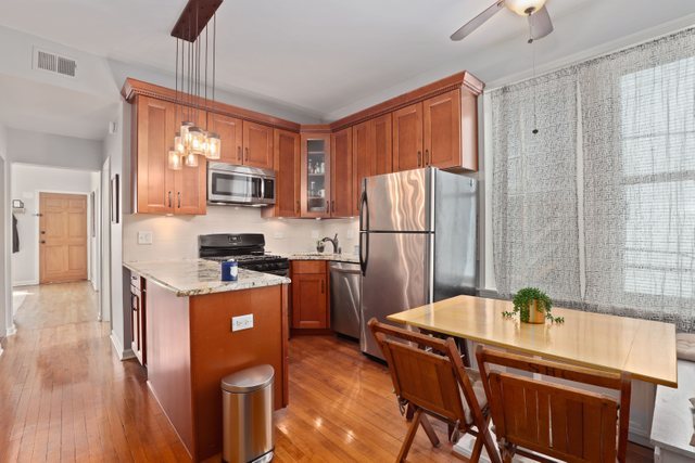 2346 West Augusta Boulevard, Unit 2R Chicago, IL 60622 - Photo 5 of 14