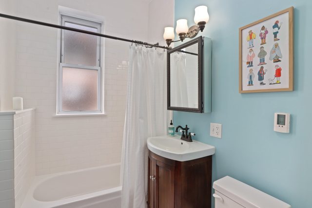 2346 West Augusta Boulevard, Unit 2R Chicago, IL 60622 - Photo 10 of 14