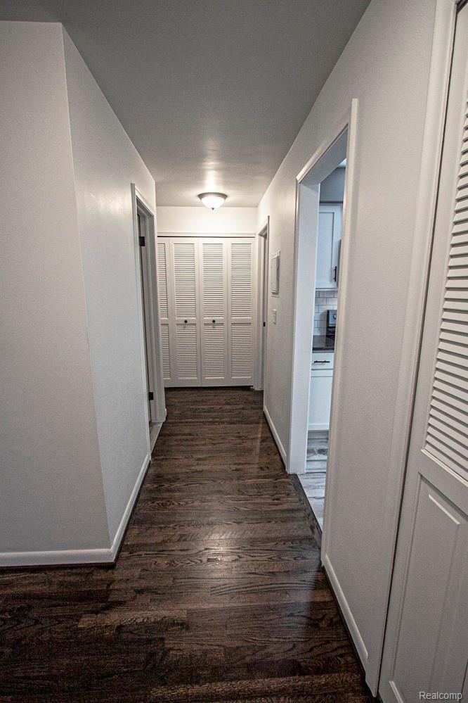 4043 West Maple Road, Unit 102 Bloomfield Hills, MI 48301 - Photo 12 of 22 IMG_6530.jpg