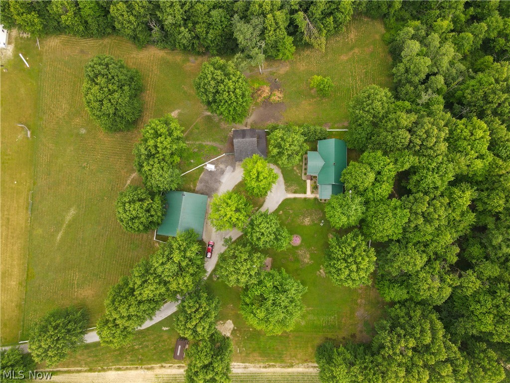 4088 Wilcox Road Middlefield, OH 44062 - Photo 2 of 27