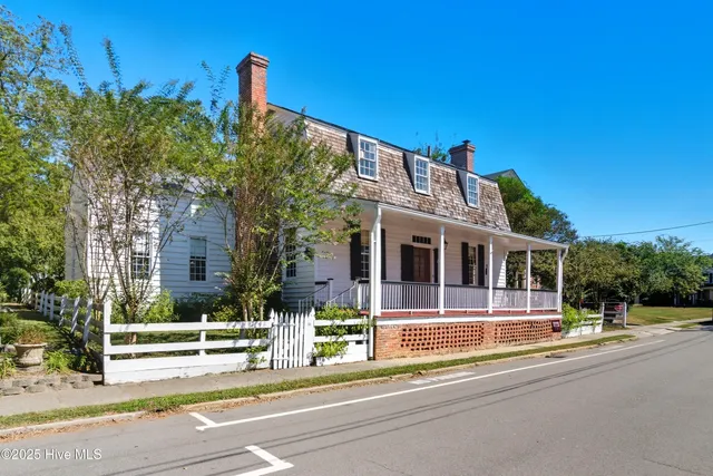 $549,000 | 206 West Eden Street, Edenton, NC 27932