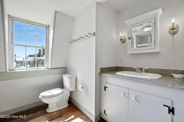 $549,000 | 206 West Eden Street, Edenton, NC 27932