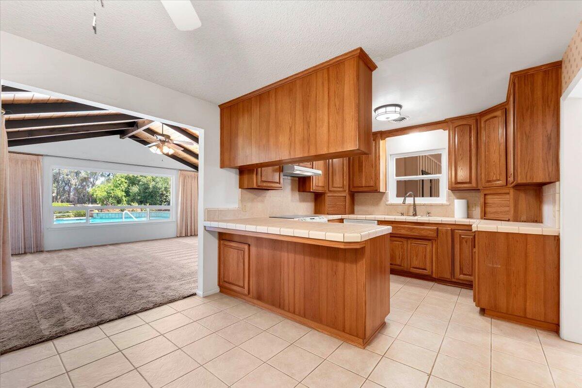9871 Deschutes Road Palo Cedro, CA 96073 - Photo 17 of 80 16-Dining to Kitchen