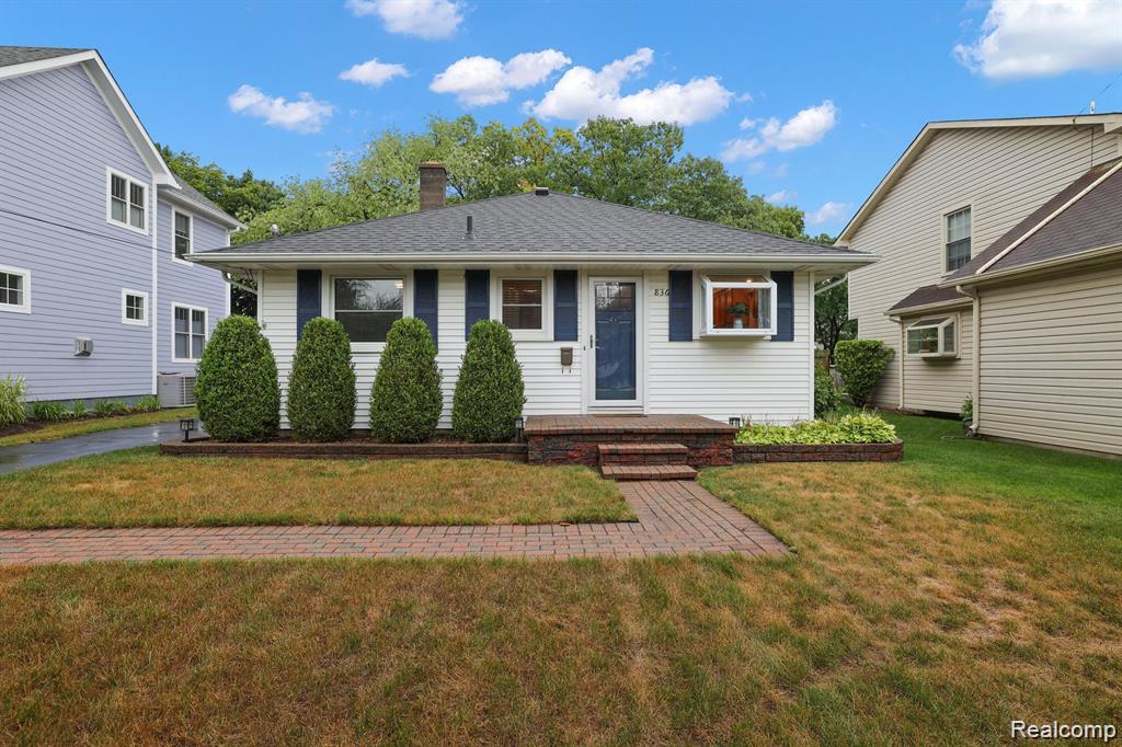 836 Miller Avenue Rochester, MI 48307 - Photo 1 of 38