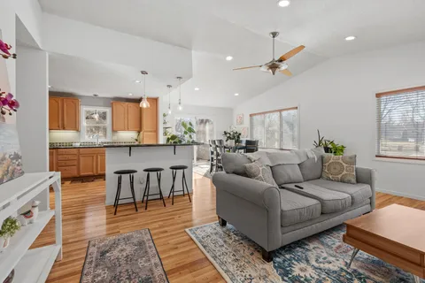 $415,000 | 13409 Arden Circle, Burnsville, MN 55337