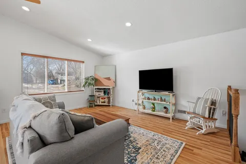 $415,000 | 13409 Arden Circle, Burnsville, MN 55337