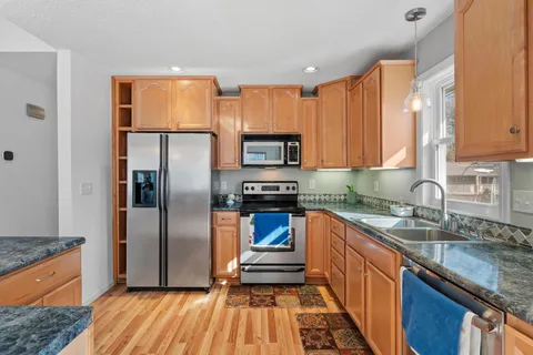 $415,000 | 13409 Arden Circle, Burnsville, MN 55337