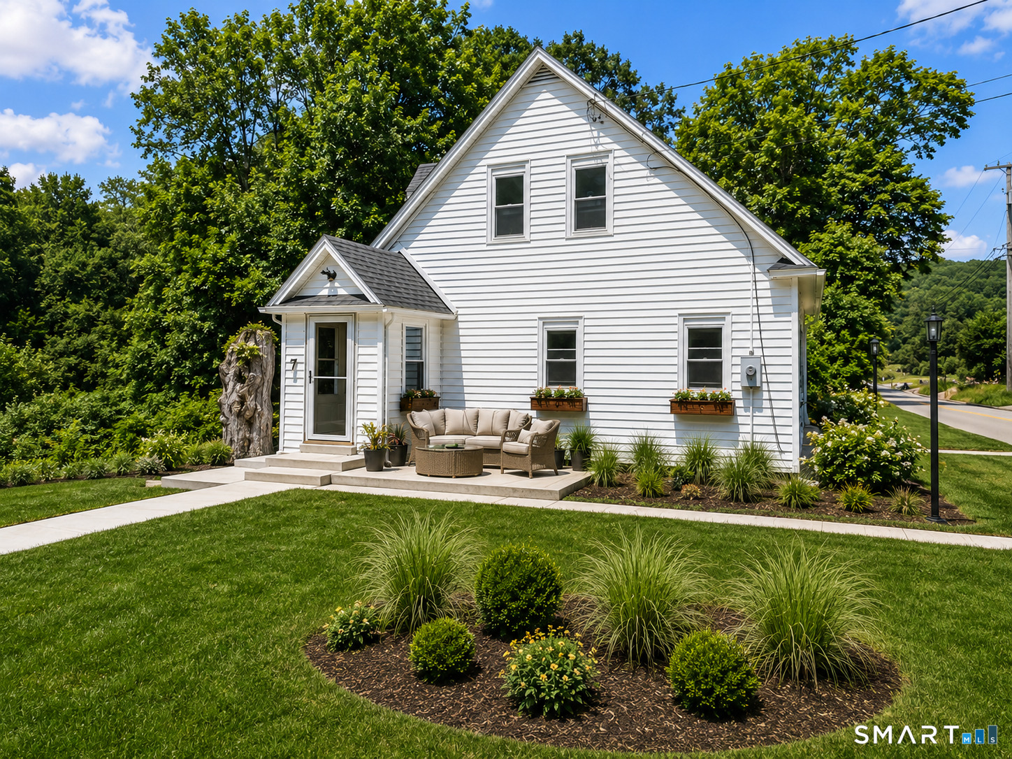 52 Walnut Hill Road East Lyme, CT 06333 - Photo 2 of 34