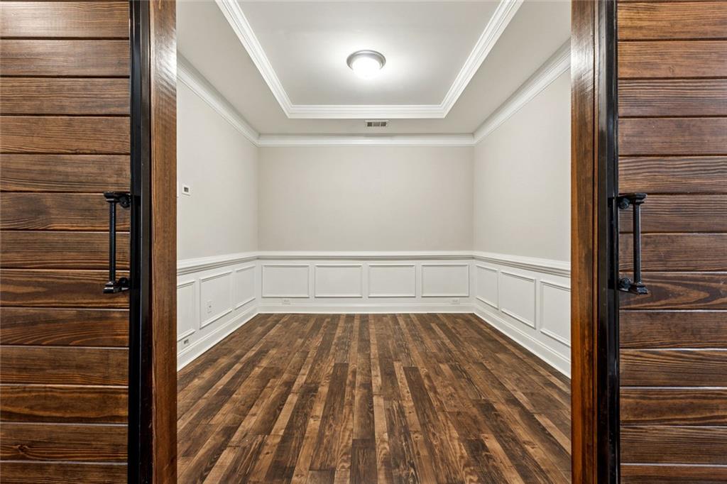 3184 Buck Way Alpharetta, GA 30004 - Photo 6 of 48 a view of a hallway