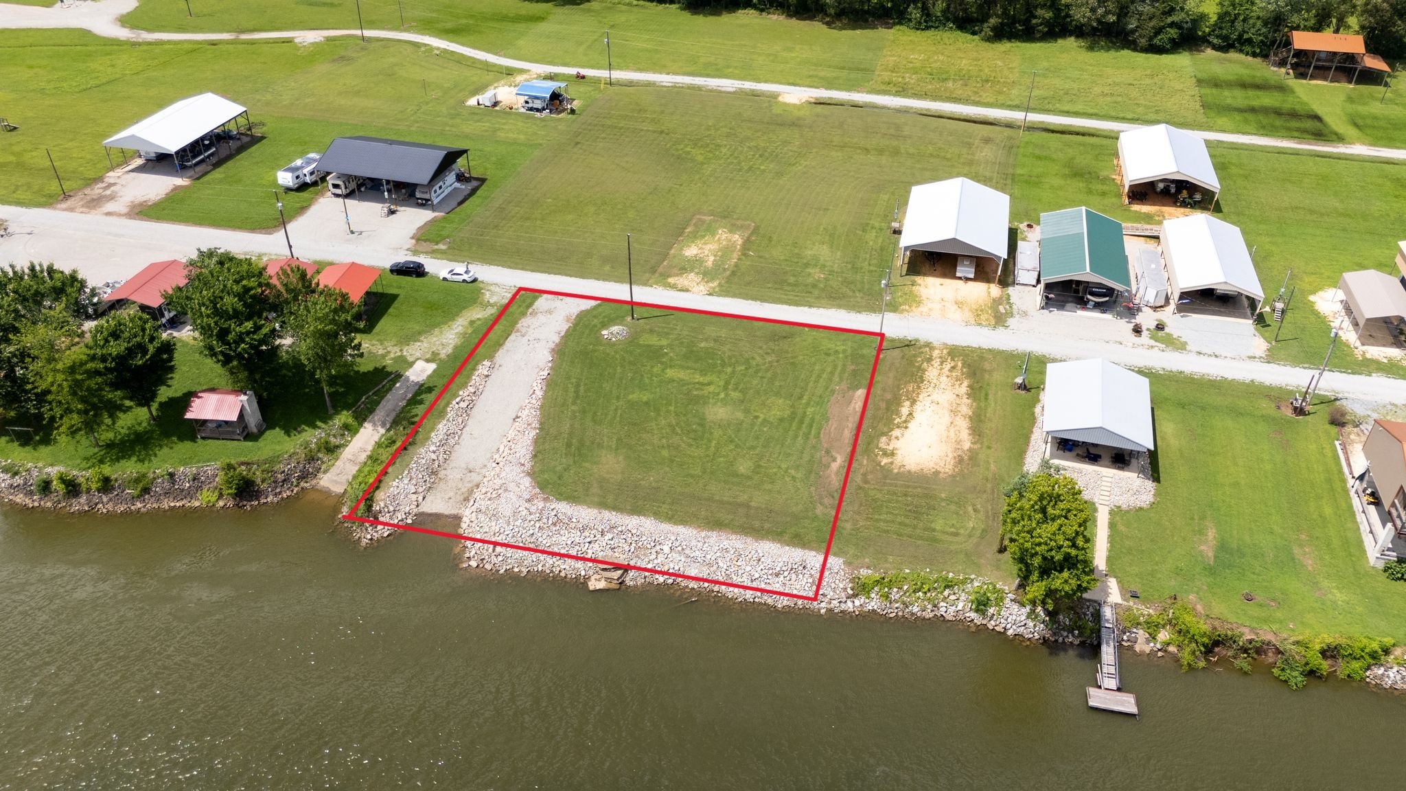 22 WC PICKETT Road Clifton, TN 38425 - Photo 4 of 10 an aerial view of a house with a yard