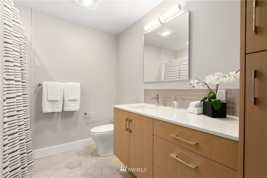 10323 Northeast 189th Street, Unit A Bothell, WA 98011 - Photo 24 of 35 Gallery Image 24