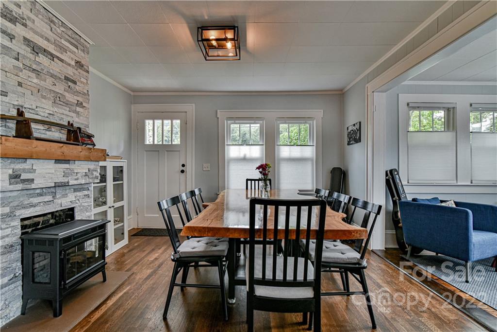 328 Bee Tree Road Swannanoa, NC 28778 - Photo 4 of 28 Gallery Image 4