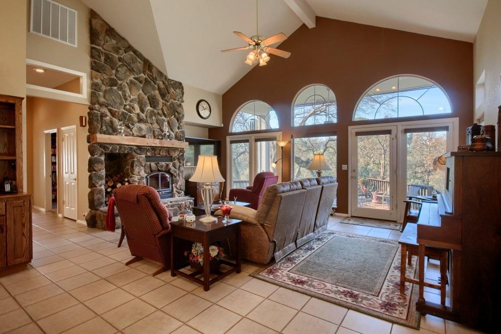 32510 Sunset Ridge Road East Coarsegold, CA 93614 - Photo 4 of 39 Gallery Image 4