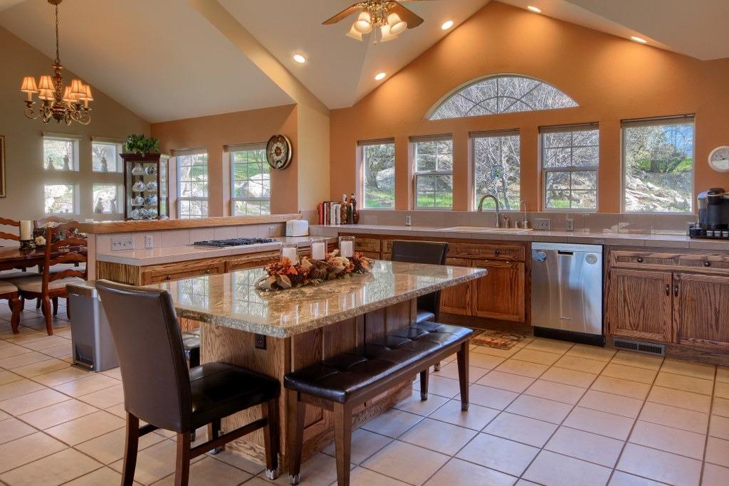 32510 Sunset Ridge Road East Coarsegold, CA 93614 - Photo 9 of 39 Gallery Image 9