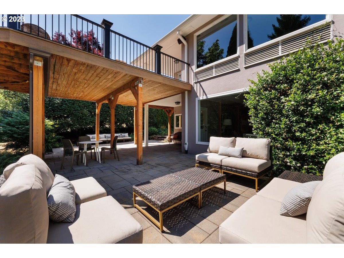 7901 Southwest Ruby Terrace Portland, OR 97219 - Photo 32 of 44 Gallery Image 32