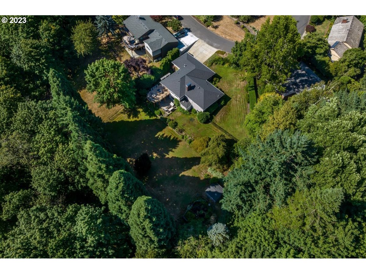 7901 Southwest Ruby Terrace Portland, OR 97219 - Photo 41 of 44 Gallery Image 41