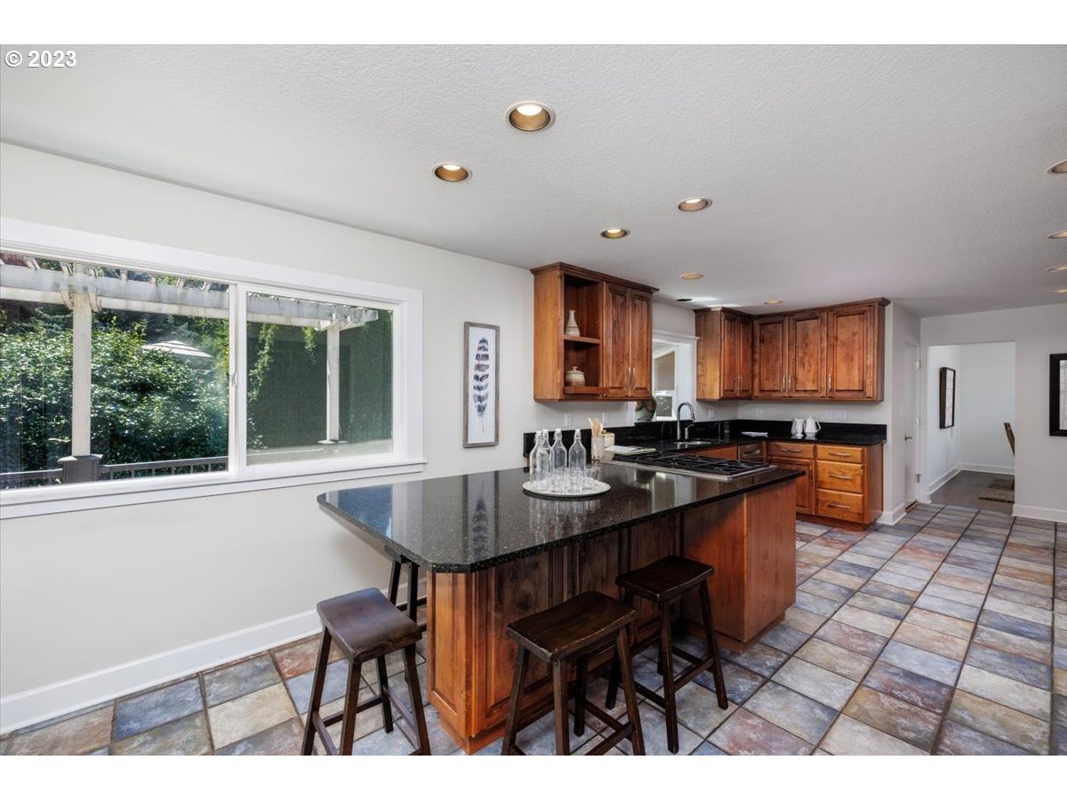 7901 Southwest Ruby Terrace Portland, OR 97219 - Photo 9 of 44 Gallery Image 9