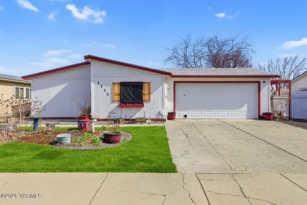 $284,900 | 1713 South 69th Avenue, Yakima, WA 98908