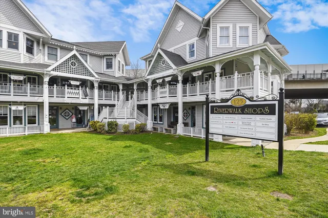 $599,000 | 11741 Barrows Lane, Woodbridge, VA 22192