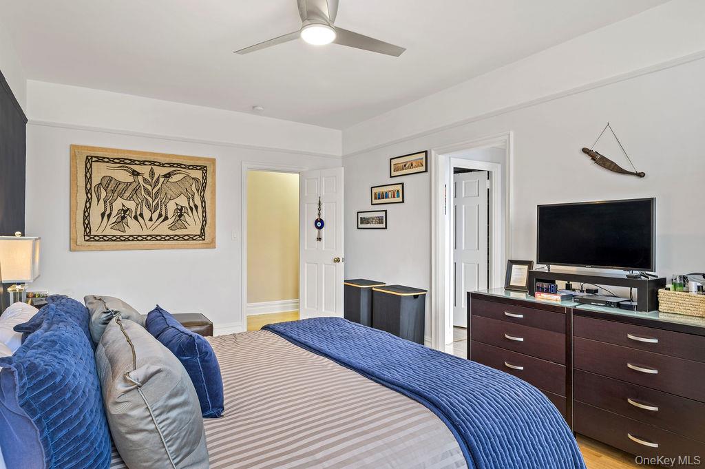 43 Calton Road, Unit 5C New Rochelle, NY 10804 - Photo 14 of 32 Another view of the primary bedroom