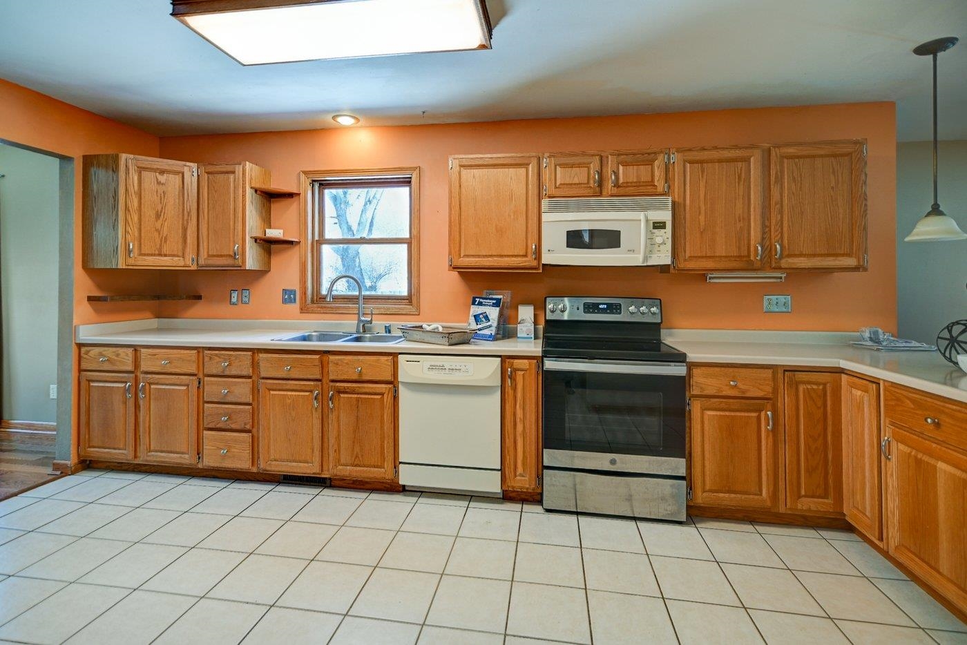 4305 Brown Madison, WI 53704 - Photo 12 of 30