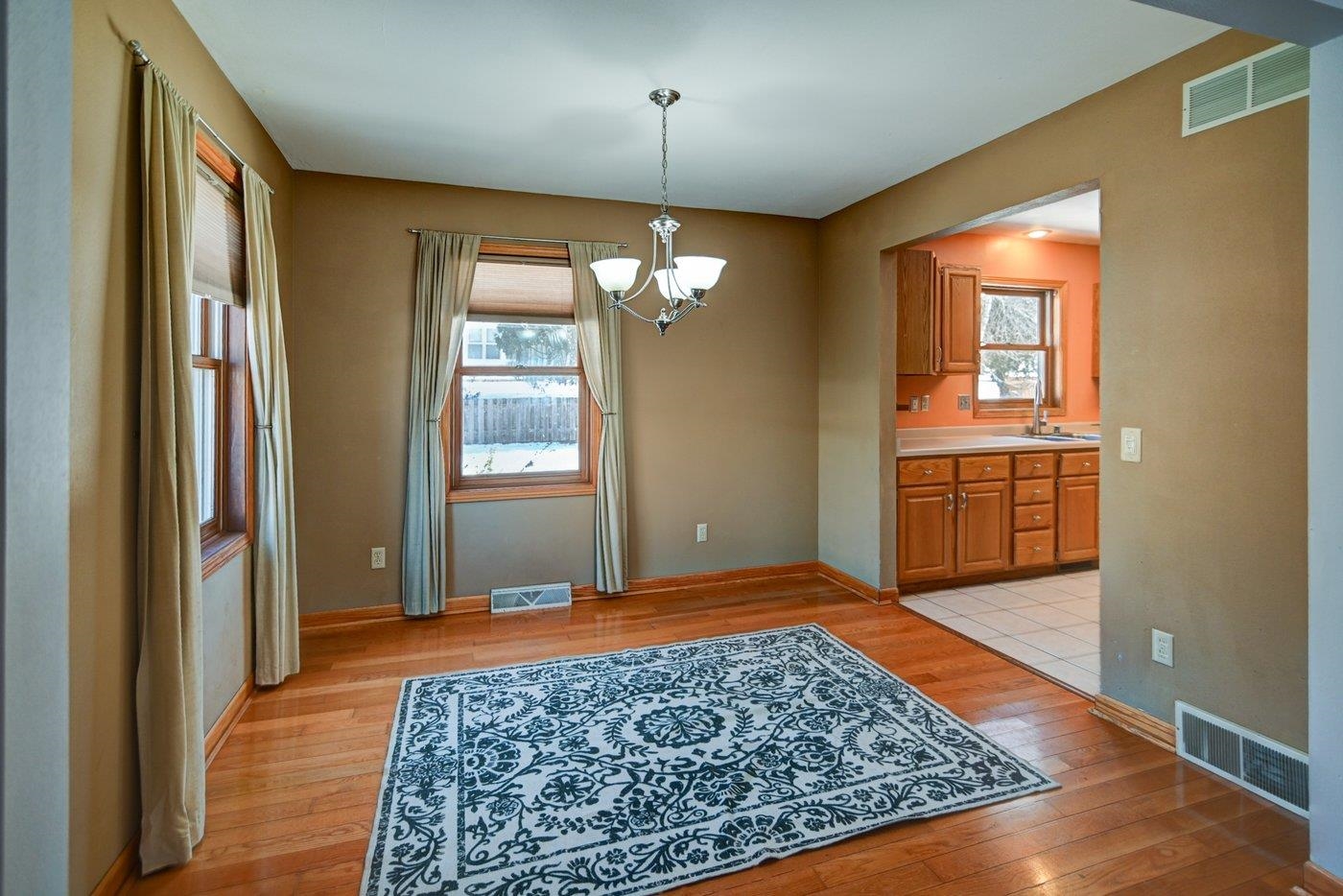 4305 Brown Madison, WI 53704 - Photo 7 of 30