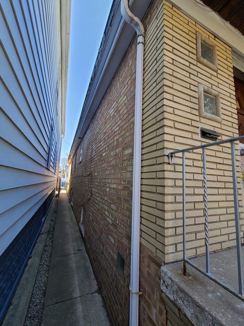 3008 North Spaulding Avenue Chicago, IL 60618 - Photo 3 of 8