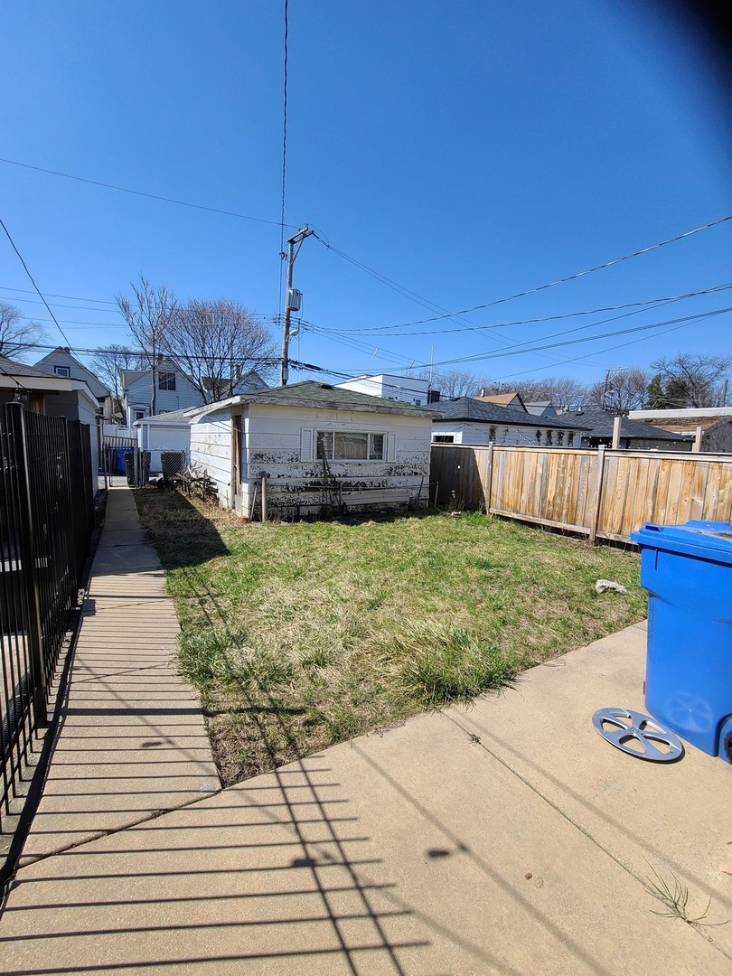 3008 North Spaulding Avenue Chicago, IL 60618 - Photo 4 of 8