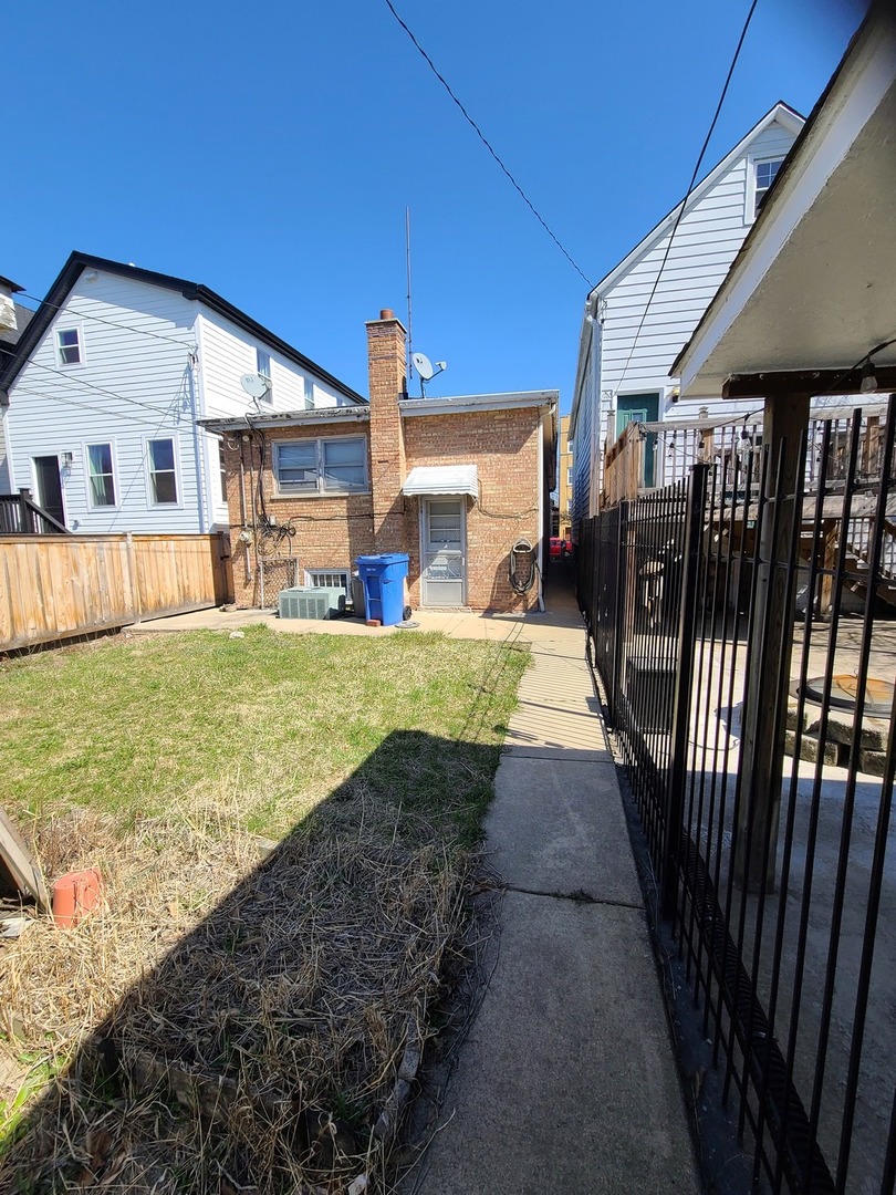 3008 North Spaulding Avenue Chicago, IL 60618 - Photo 6 of 8