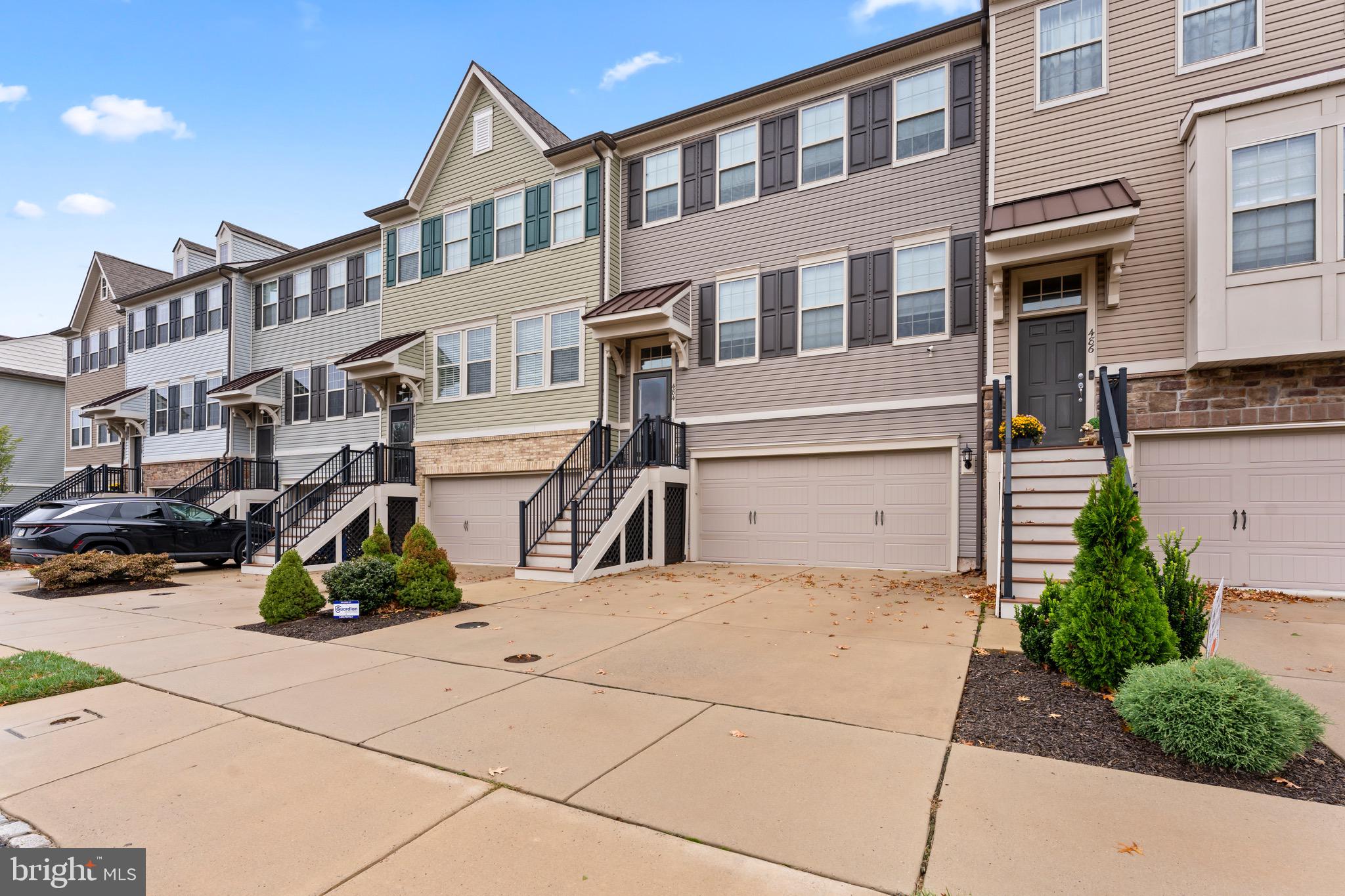 484 Rowan Street Warminster, PA 18974 - Photo 3 of 37